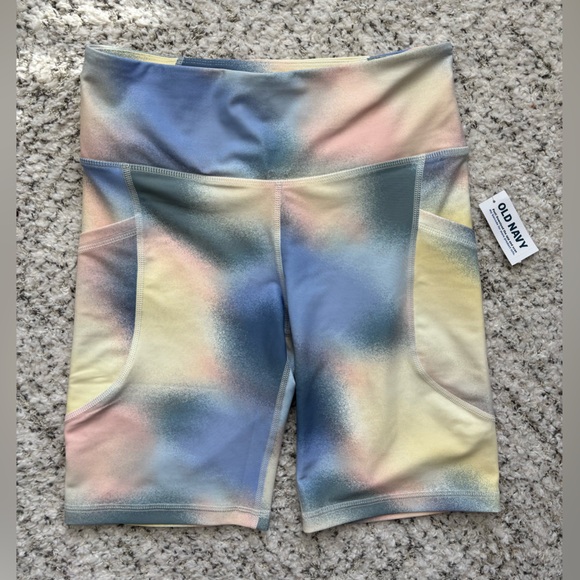 Old Navy High Rise PowerSoft Biker Shorts - Picture 5 of 8